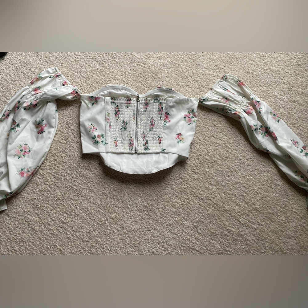 NEW TOP - Picture 3 of 4